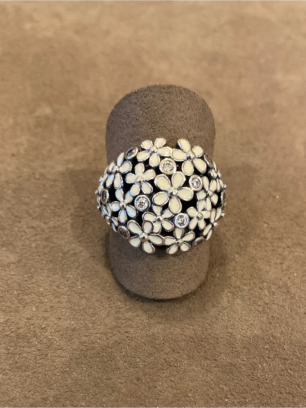 Pandora Darling Daisy Bouquet Ring.  Retired/sterling silver
